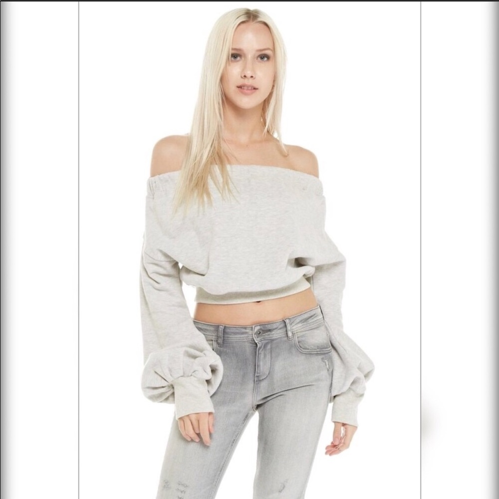 Off shoulder long sleeve cropped sweatshirt