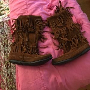 Fringe boots