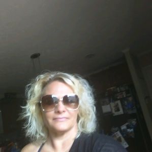 Meet your Posher, Christy