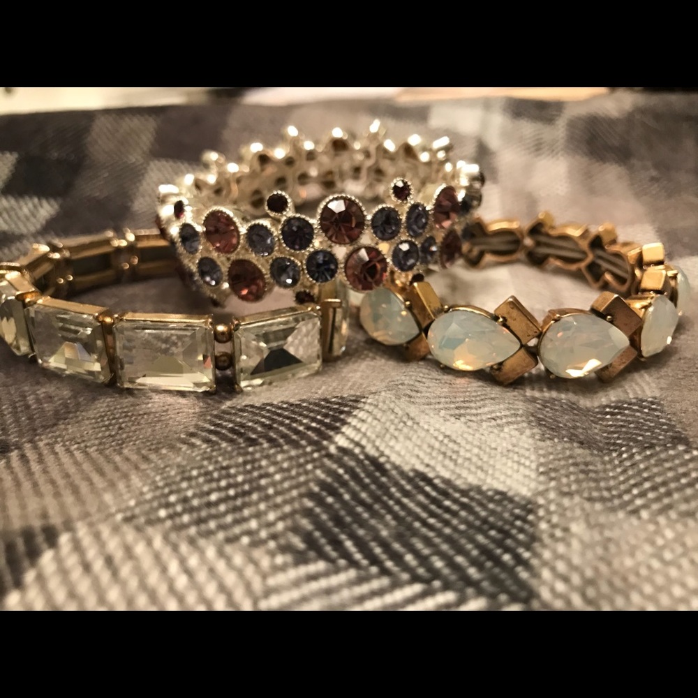 Set of three stretchy bracelets