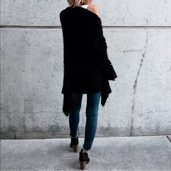 Last one! Ashton Oversized Draped Furry Cardigan - Picture 4 of 6