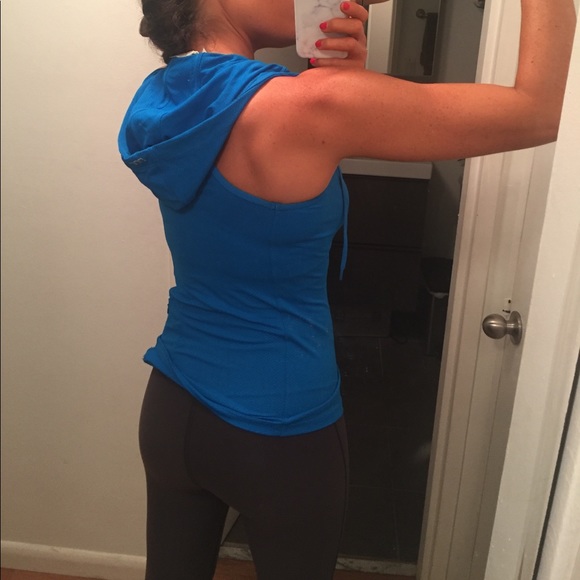 Limited edition Lorna Jane Active zipper hoodie - Picture 3 of 4