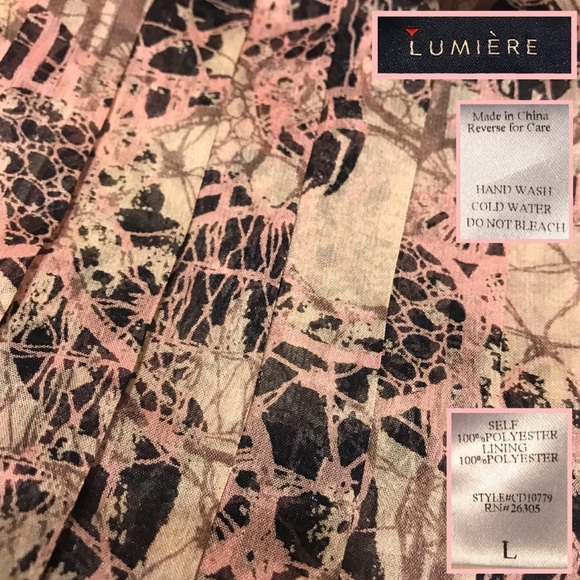LUMIÈRE Stunning Pink/Gray Abstract Pleated Dress - Picture 4 of 4
