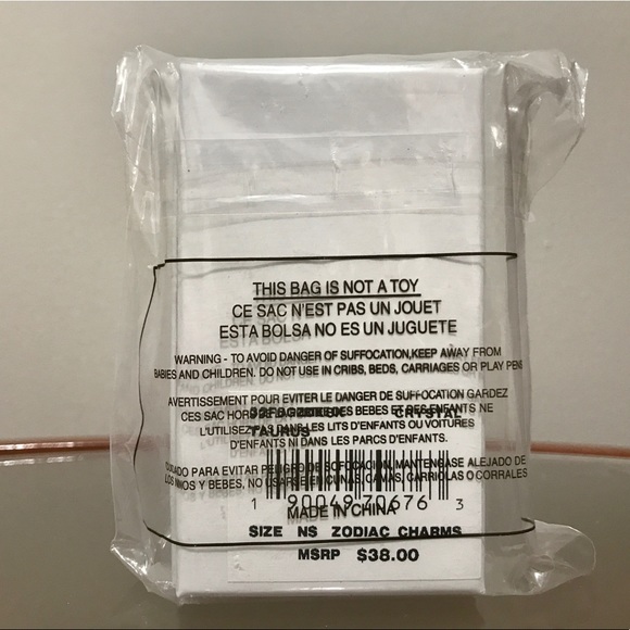 SALE‼️‼️ Michael Kors Taurus Keychain - Picture 3 of 5