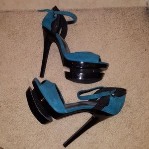 Jessica Simpson heels