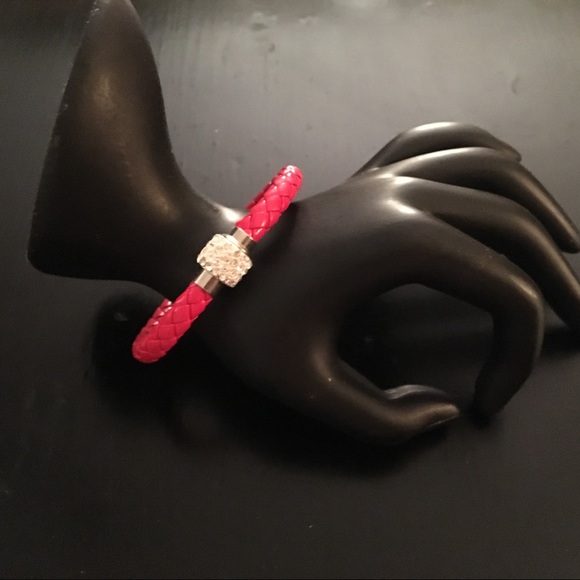 BNWOT CORAL BRAIDED LEATHER RHINESTONE BRACELET - Picture 3 of 3