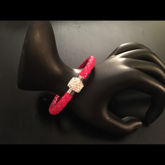 BNWOT CORAL BRAIDED LEATHER RHINESTONE BRACELET - Picture 1 of 3
