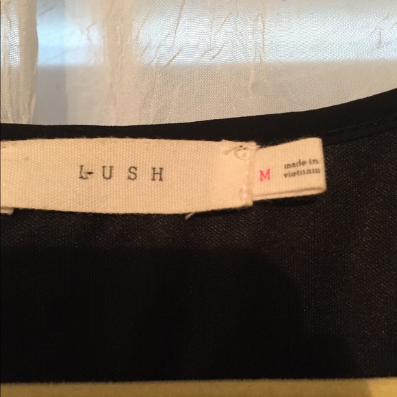 black flowy dress - Picture 2 of 3