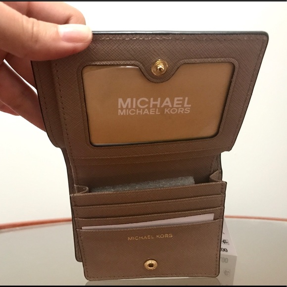 SALE‼️MICHAEL KORS JET SET TRAVEL  CARD CASE - Picture 6 of 6