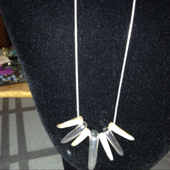 Necklace and Matching Earrings Set - Picture 2 of 3