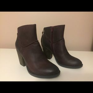 BRAND NEW, NEVER WORN Steven Madden booties
