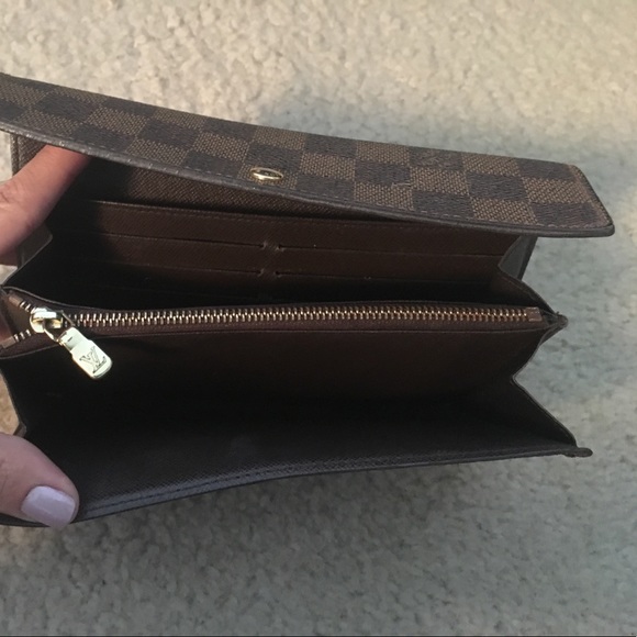 Louis Vuitton Wallets - Picture 3 of 5