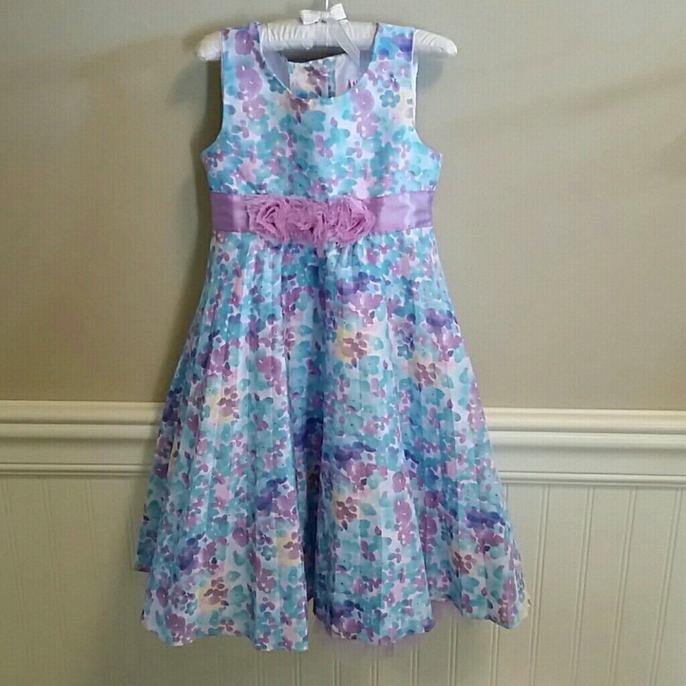 Girls Nannette size 4 sleeveless Floral dress