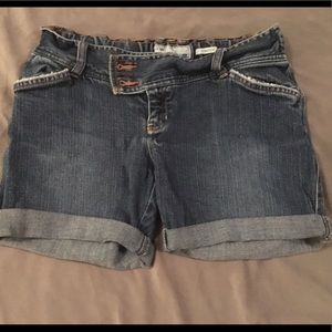 Old Navy Maternity shorts