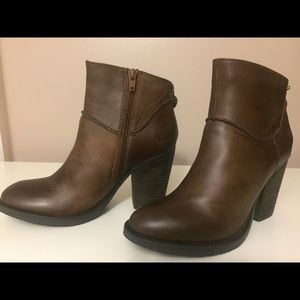 BRAND NEW, NEVER WORN Steve Madden booties