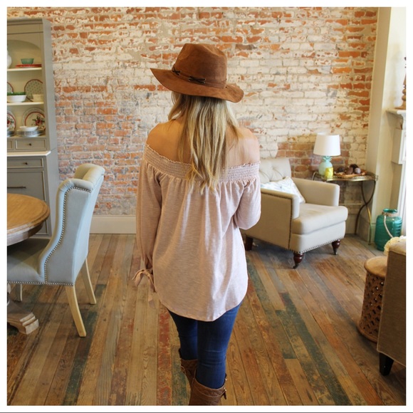 ✨RESTOCKED✨Mauve striped off shoulder bow tie top - Picture 3 of 3