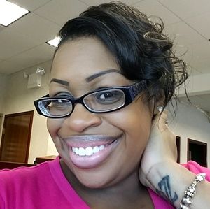 Meet your Posher, Katura