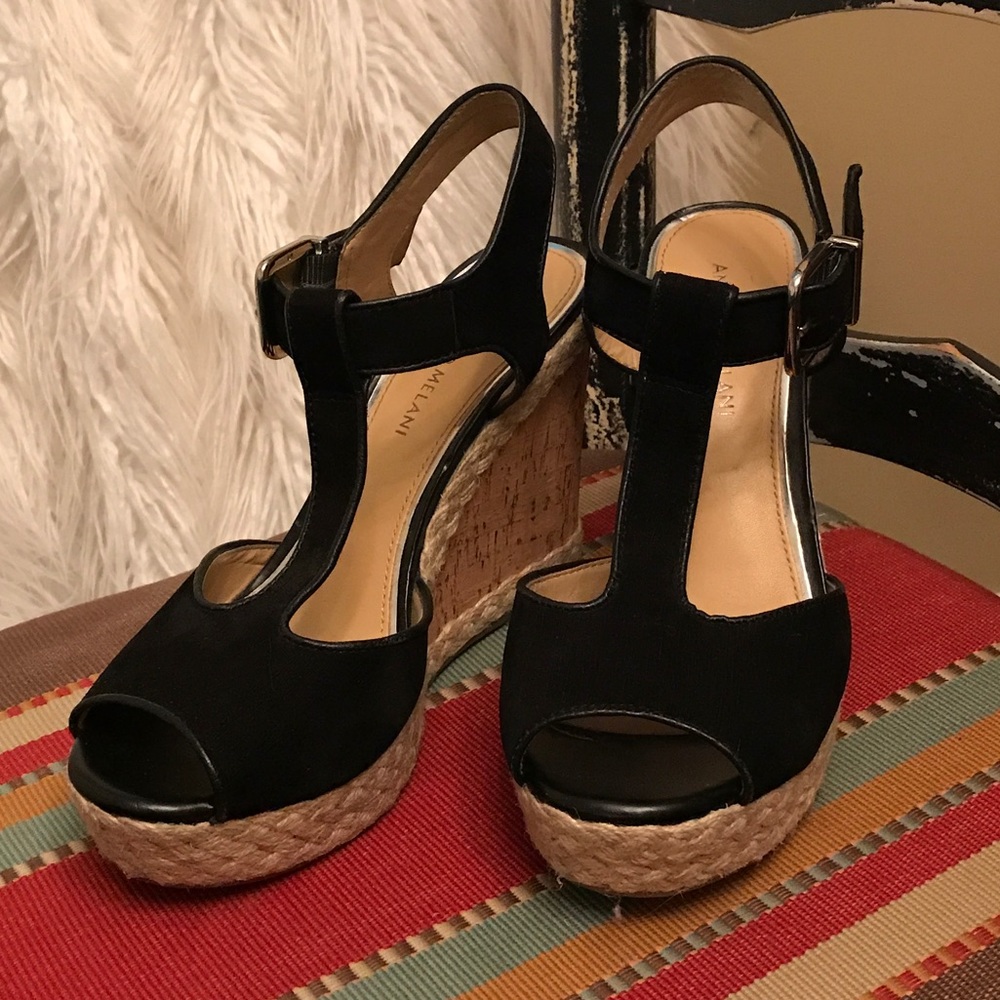 ❤️GORGEOUS ANTONIO MELANO BLACK WEDGES❤️