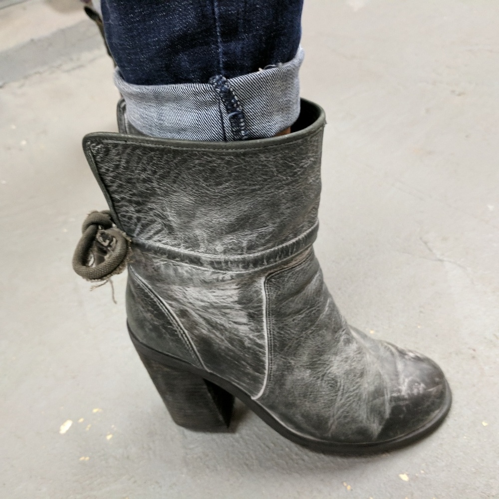 Kensie Digs Boot distressed grey 8.5