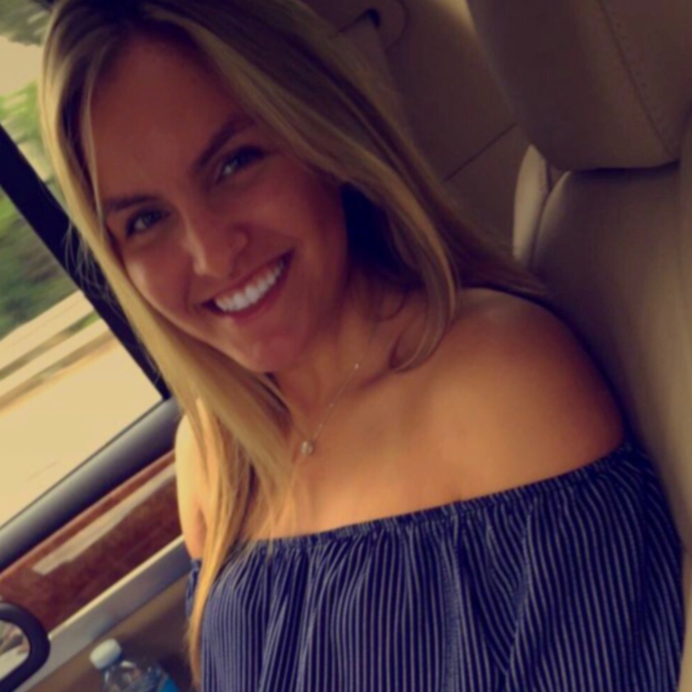 Meet your Posher, Alexis