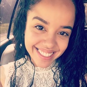 Meet your Posher, Noelia