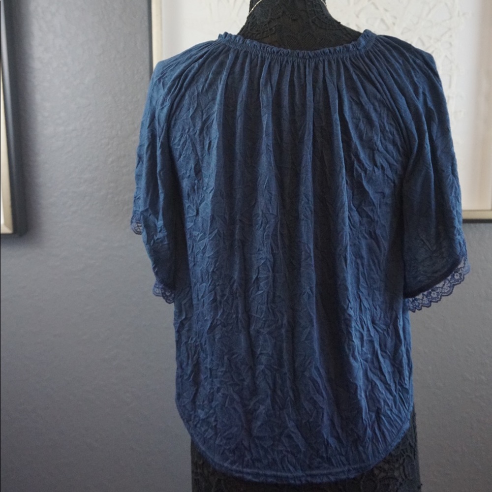 Blouse - Picture 2 of 3