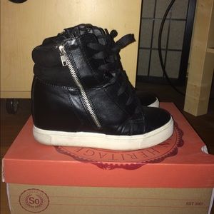 Cute & edgy black wedge sneakers 6.5 slightly used