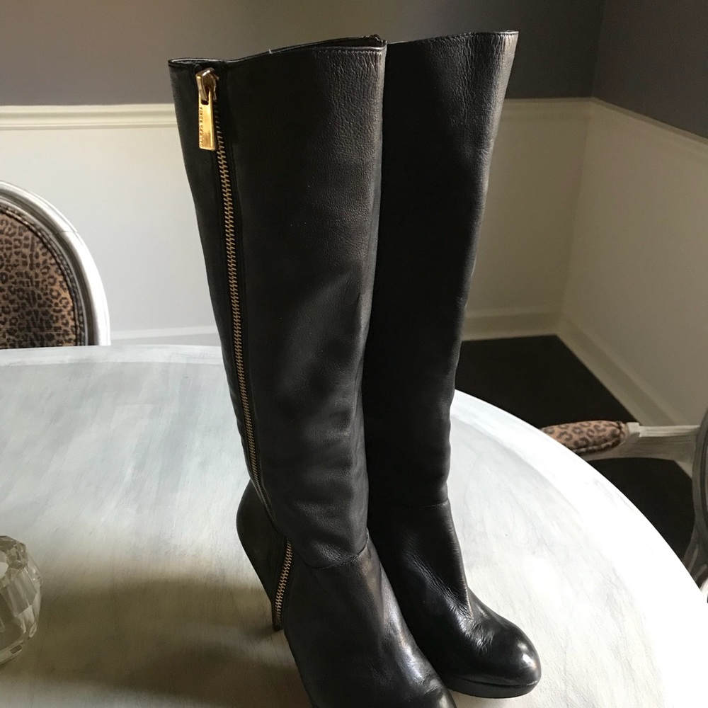 Vince Camuto knee high leather boots 6.5