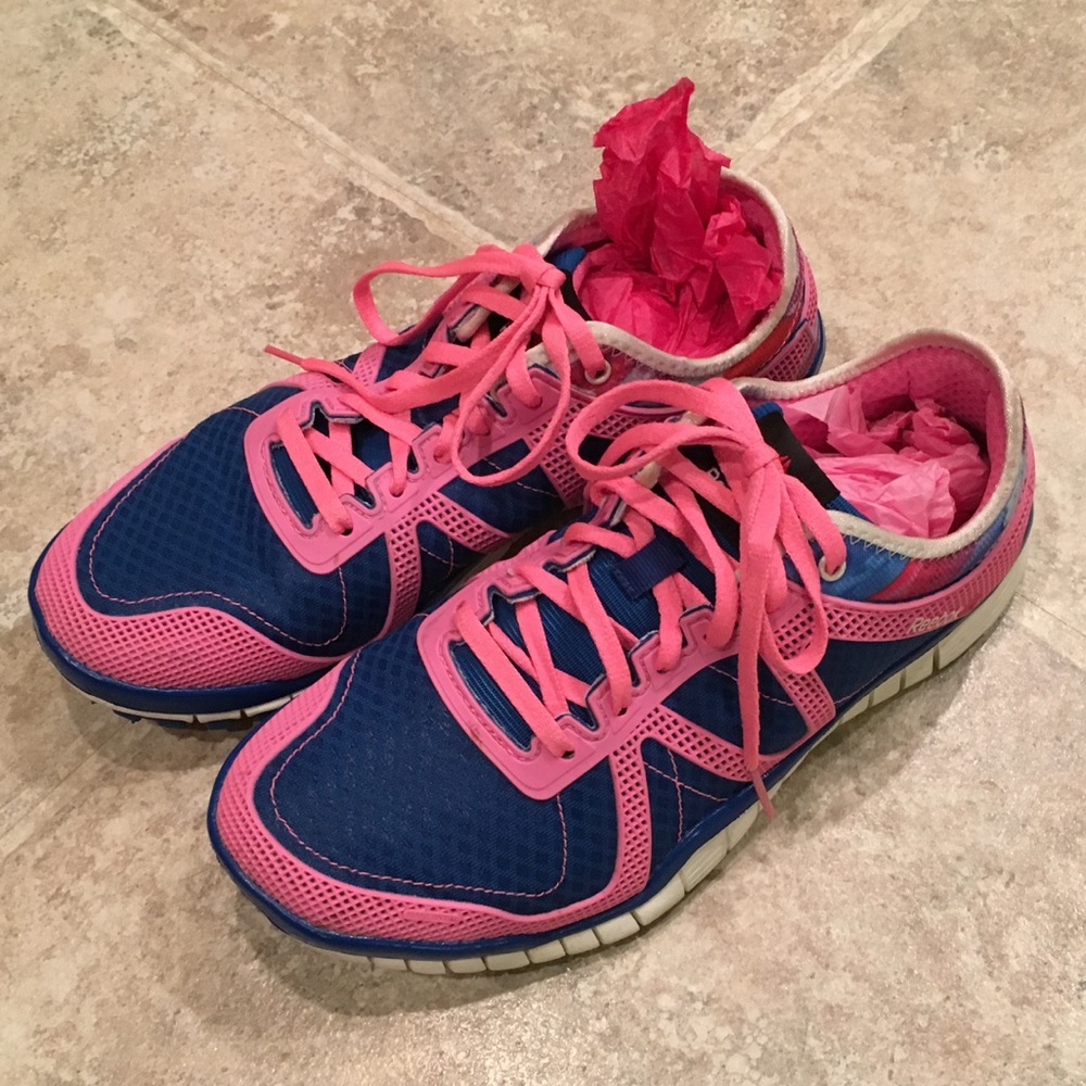 Women's Size 8 Reebok Workout Shoe