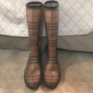 Burberry Rain Boots - like new!