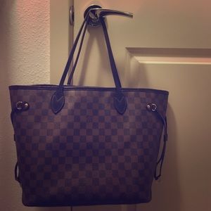 Louis Vuitton Neverfull sizeMED