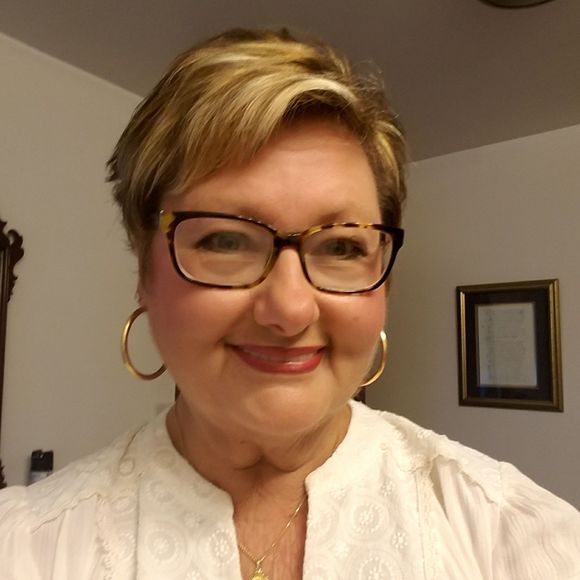 Meet your Posher, Jackie - Picture 1 of 1