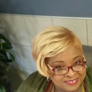 Meet your Posher, Sharon