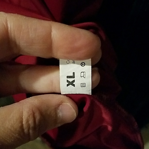 Tank tops - Picture 3 of 4