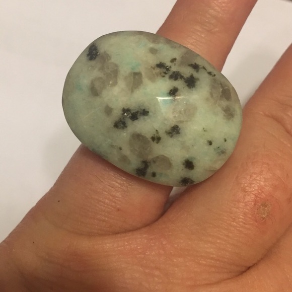 Genuine Kiwi Jasper Stone Ring - Picture 2 of 5