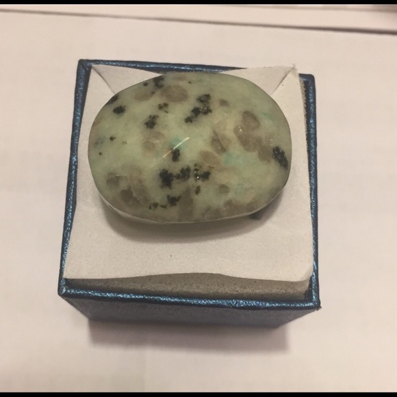Genuine Kiwi Jasper Stone Ring - Picture 3 of 5