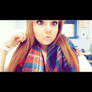 Meet your Posher, Brooke