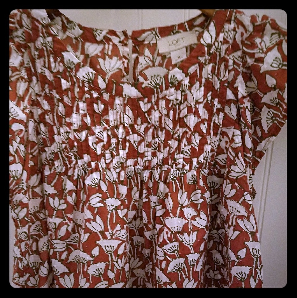LOFT GORGEOUS NEW FLORAL BLOUSE