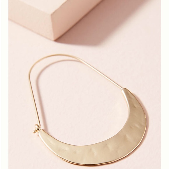 Anthropologi crescent hoop earring - Picture 2 of 6