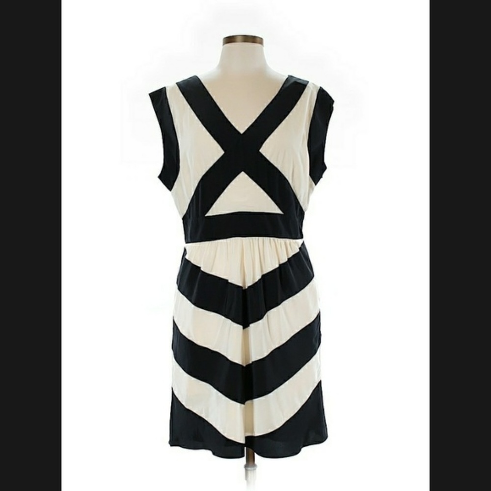 BCBGMaxAzria  Silk dress