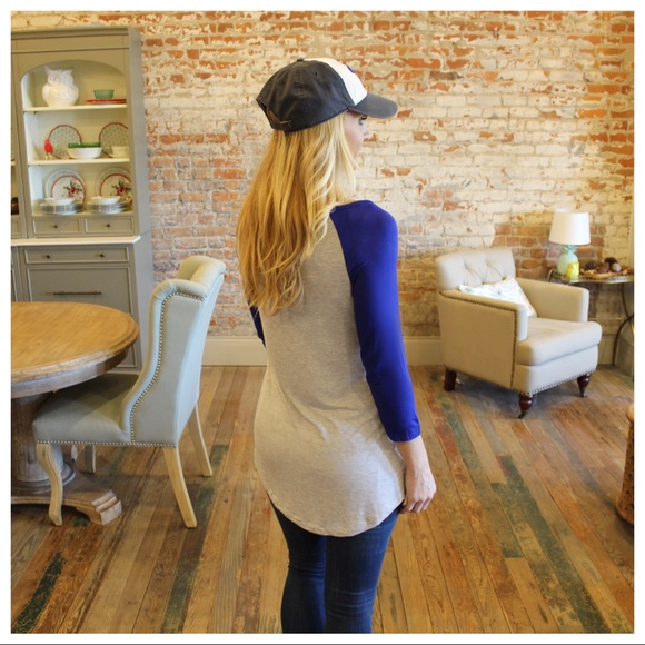 ✨LAST ONE✨Gray and royal blue raglan tee - Picture 3 of 3