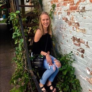 Meet your Posher, Samantha