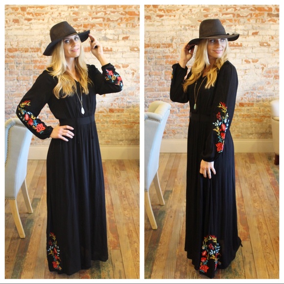 Infinity Raine Dresses & Skirts - ✨RESTOCKED ✨Black embroidered maxi dress