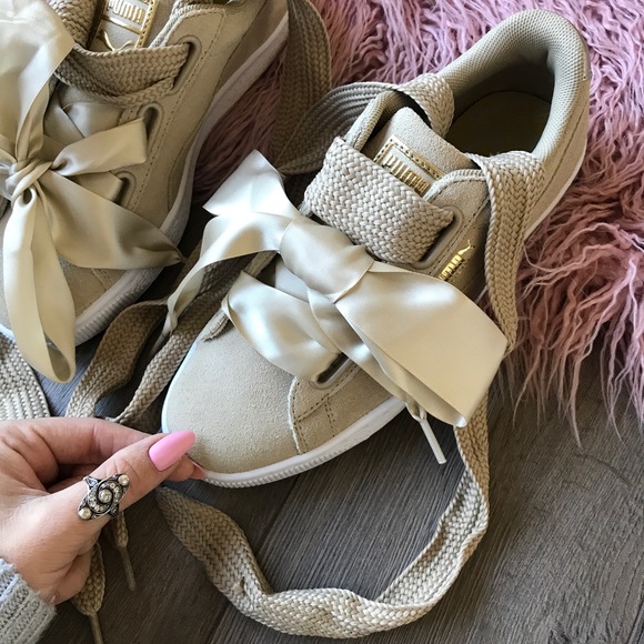 NWT Puma Suede bow Sneakers Oatmeal gold - Picture 2 of 7