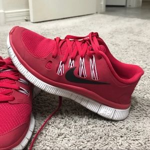 Nike Free Runs size: 7.5