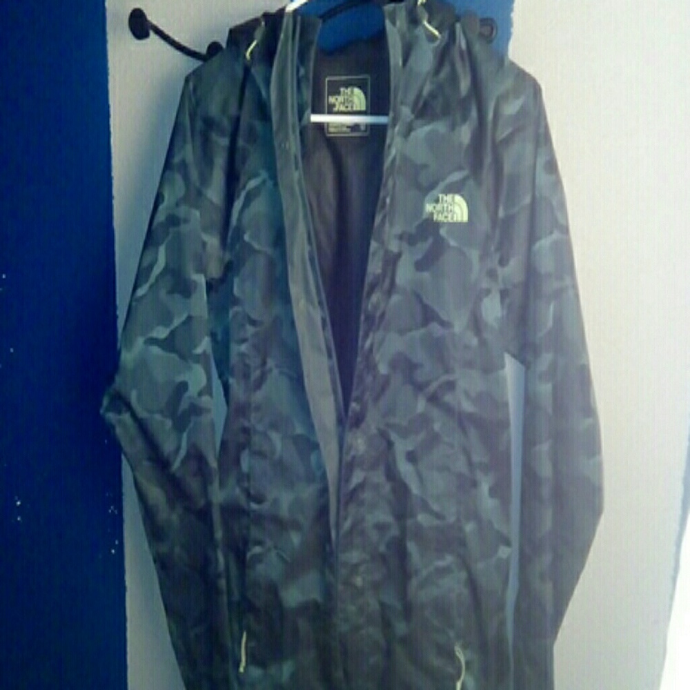 THE NORTH FACE SIZE XS CAMO JACKET