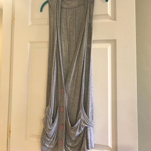 Long grey vest with pockets! - Picture 3 of 3