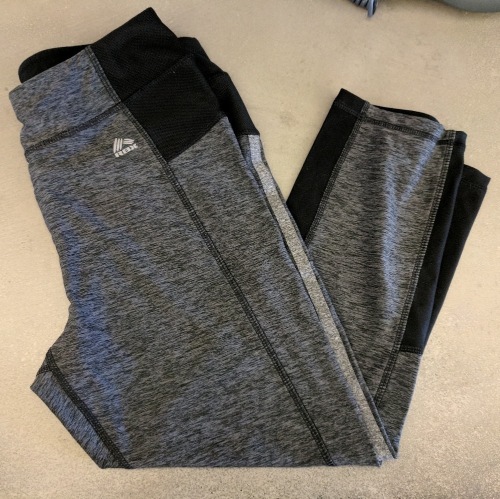RBX cropped athletic pants / yoga pants L