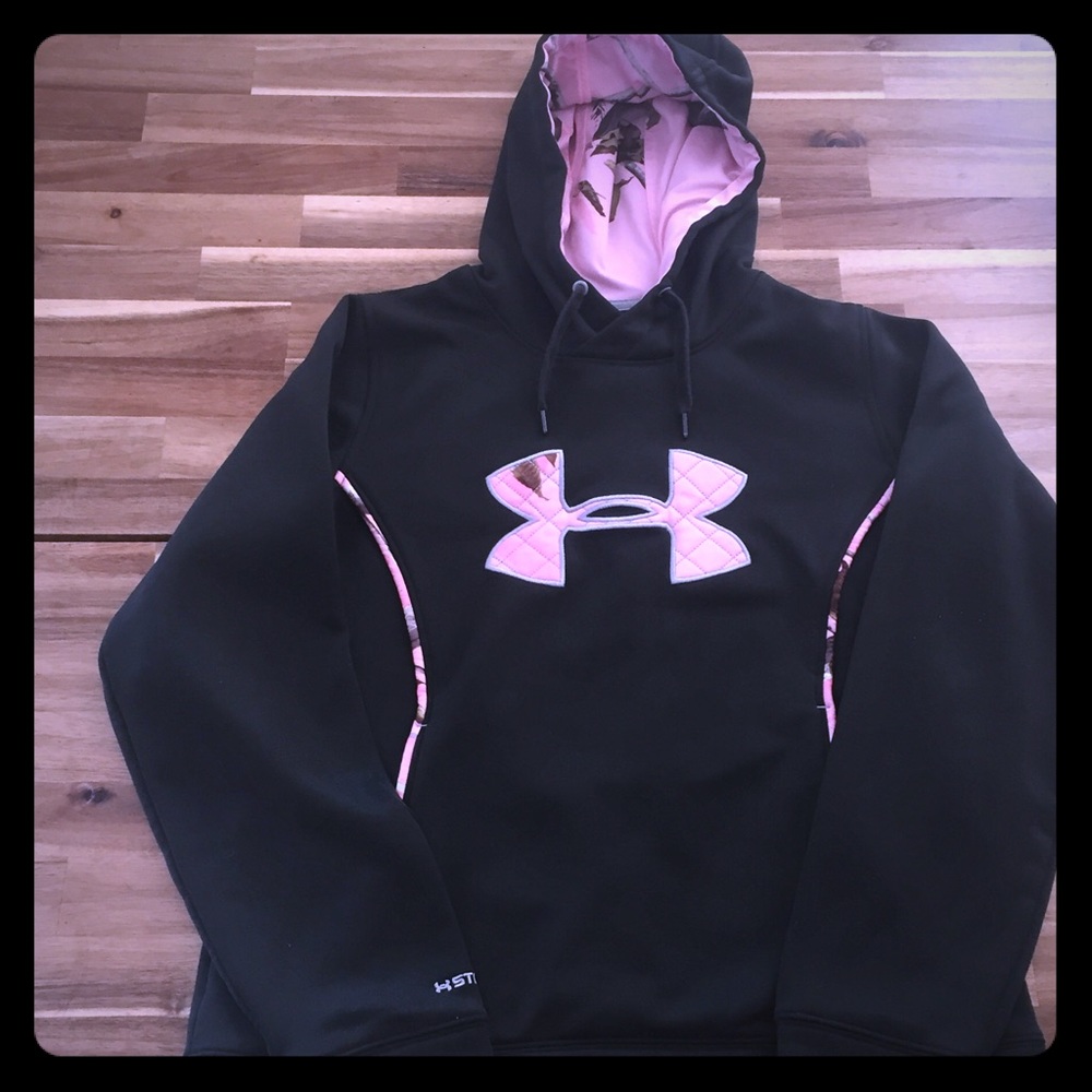 Women’s Under Armour Sweatshirt.