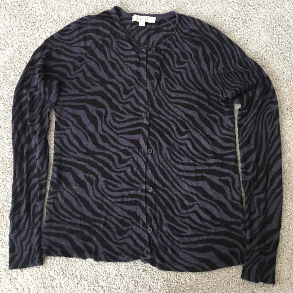 Ann Taylor Loft light Cardigan size M